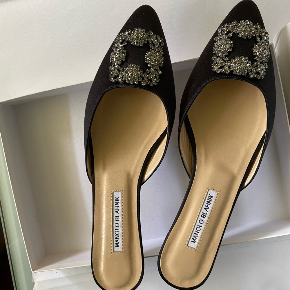 MANOLO BLAHNIK  HANGISIMUFLAT- Black Satin Jewel Buckle Flat Mules